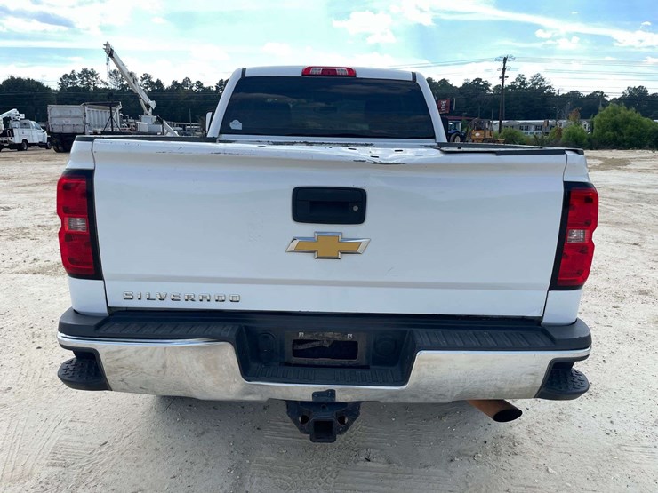 2015-chevrolet-silverado-2500-image-6