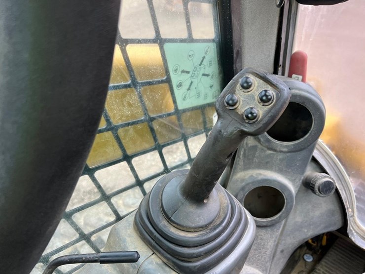 2015-caterpillar-289d-image-21