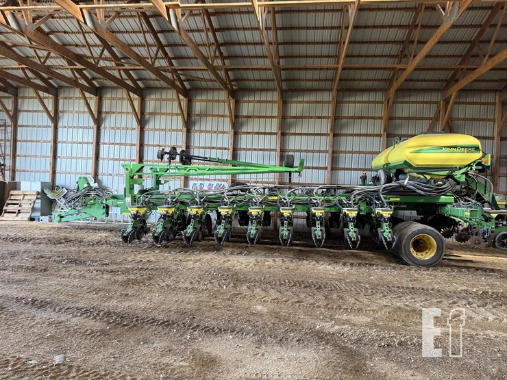 2013-john-deere-db60-image-35