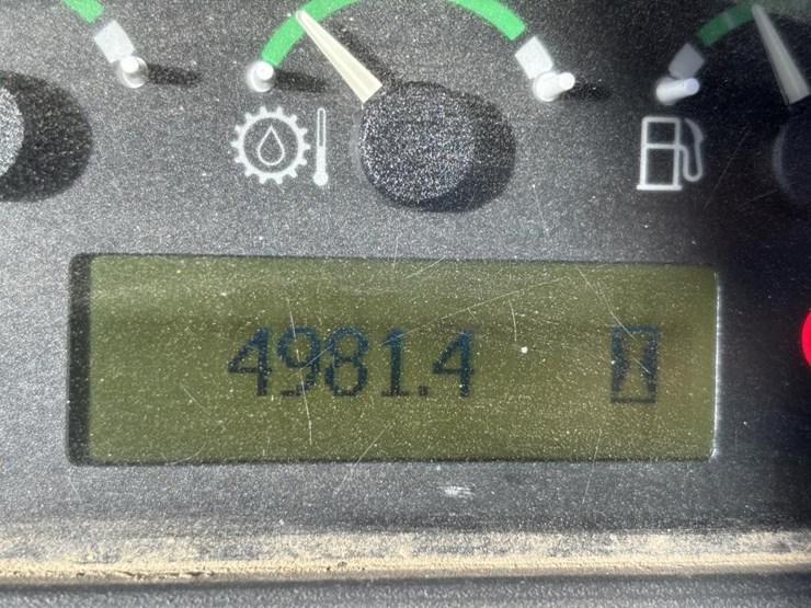 2005-deere-410g-image-55