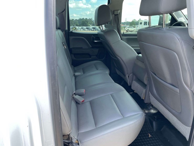 2015-chevrolet-silverado-2500-image-16
