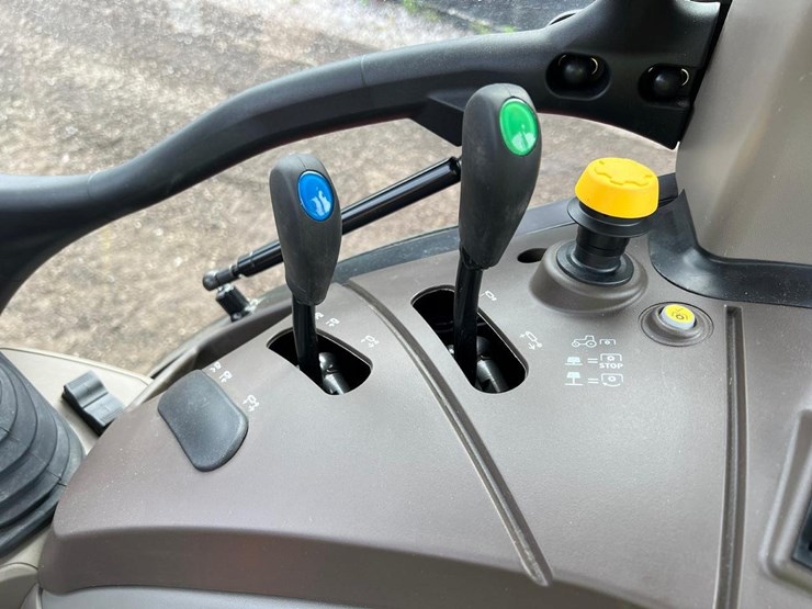 2025-case-ih-farmall-120c-image-28