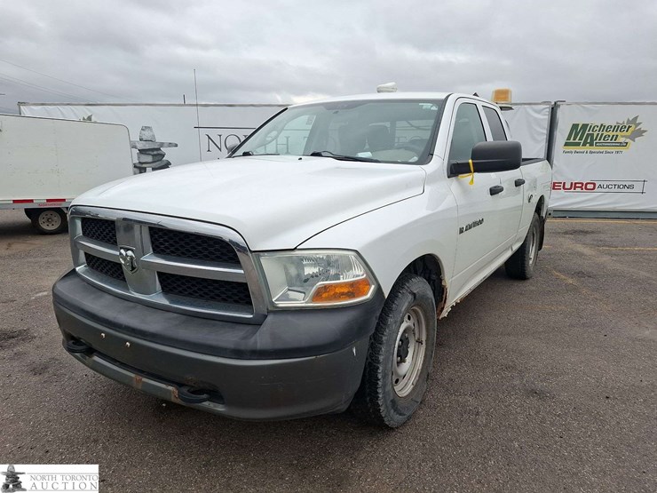 2011-dodge-1500-image-1