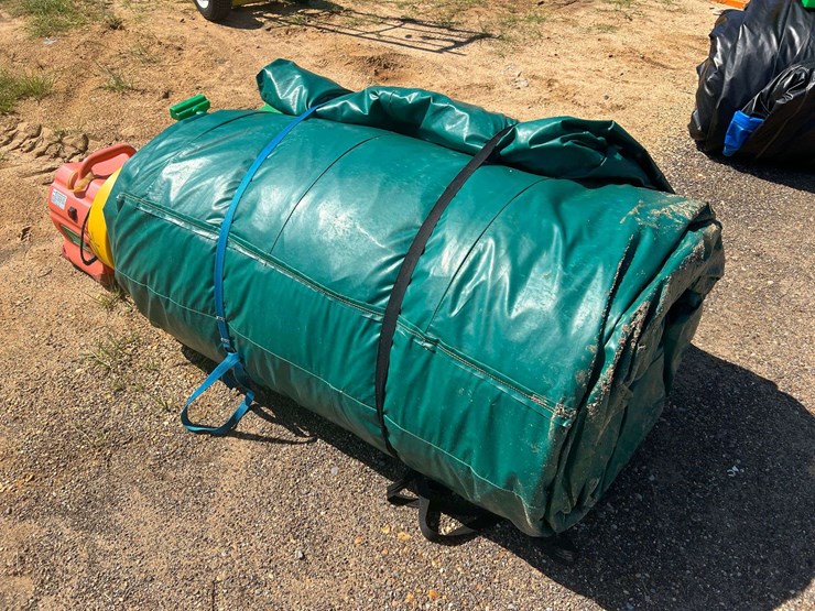 wild-thing-single-lane-18'-inflatable-water-slide-w/-blowers-image-4