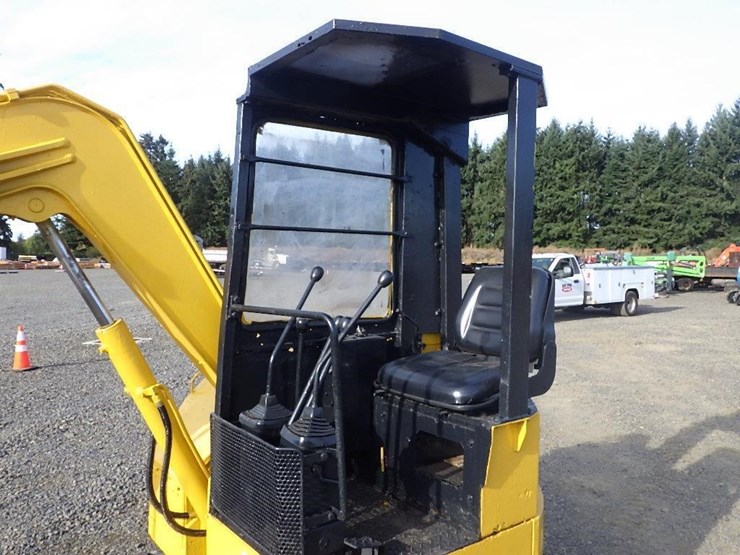 komatsu-pc28uu-image-25