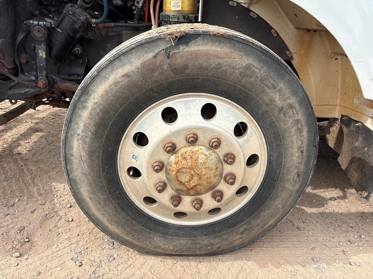 2013-western-star-4900sa-image-90