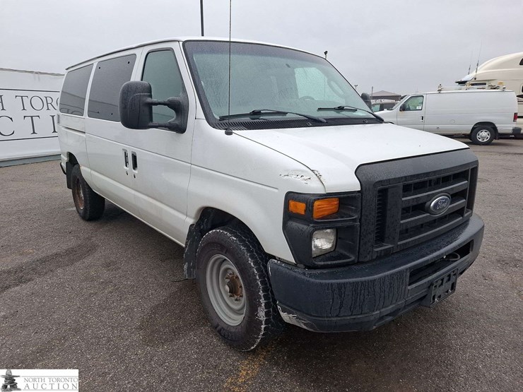 2009-ford-cargo-image-3
