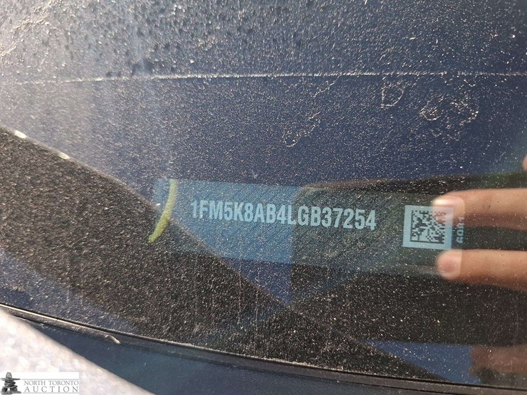 2020-ford-explorer-image-15