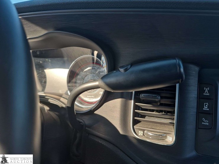 2016-dodge-charger-image-19