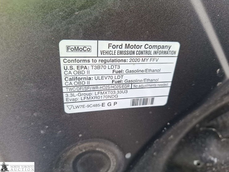 2020-ford-explorer-image-16