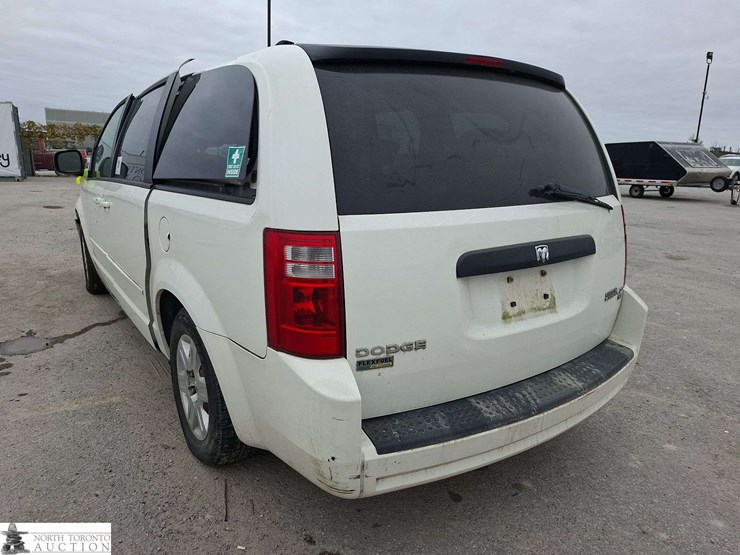 2010-dodge-grand-caravan-se-image-7