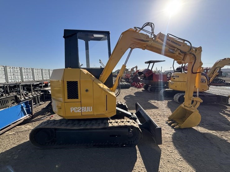 komatsu-pc28uu-image-7