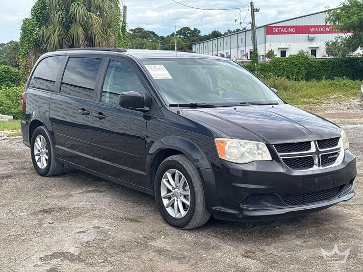 2013-dodge-grand-caravan-image-2