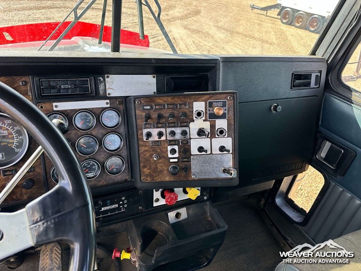 kenworth-t800b-image-10