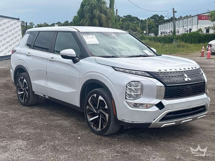 2023-mitsubishi-outlander-image-2