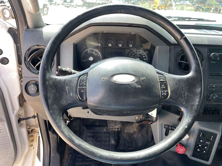 2011-ford-f750-image-12