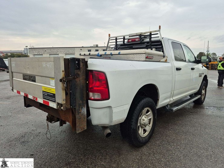 2014-dodge-3500-image-5