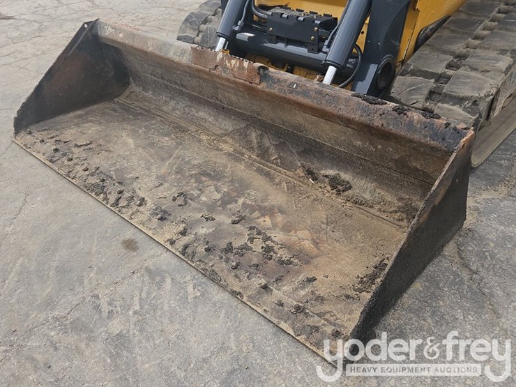 2021-deere-333g-image-28