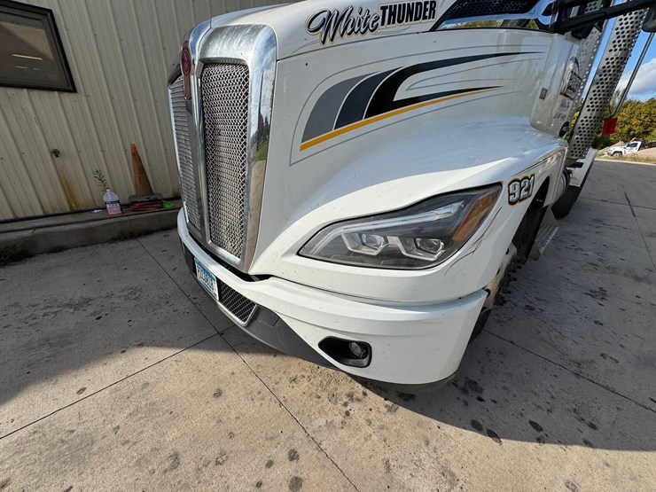 2022-kenworth-t680-image-10