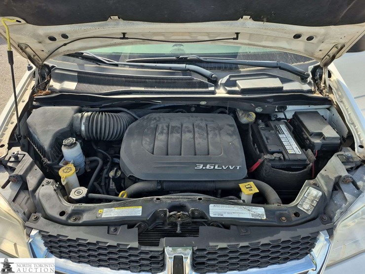 2011-dodge-grand-caravan-se-image-9