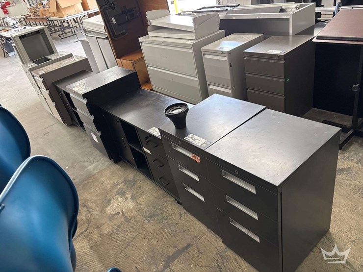 office-furniture-(10+-cabinets,-2-desks,-2-tables,-and-lectern.-image-4