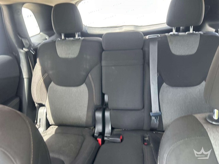 2018-jeep-cherokee-image-21