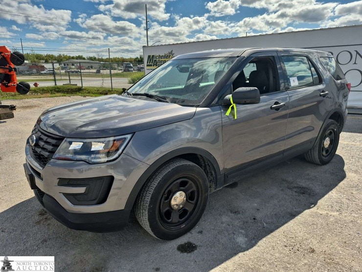 2019-ford-explorer-image-1