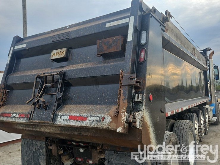 2019-freightliner-122sd-image-31