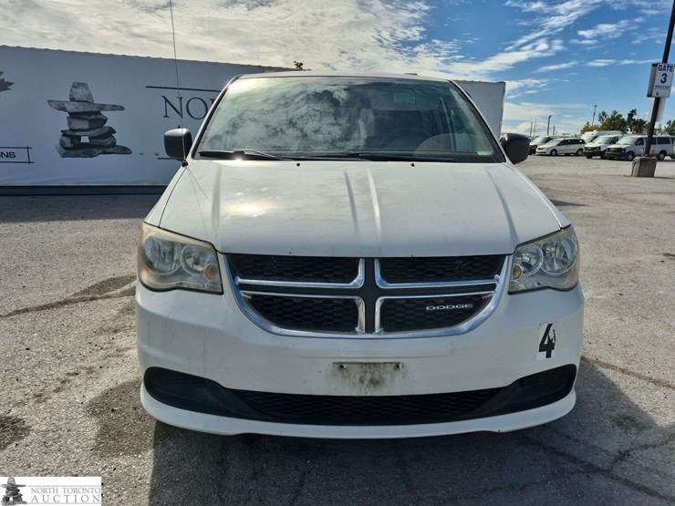 2011-dodge-grand-caravan-se-image-2