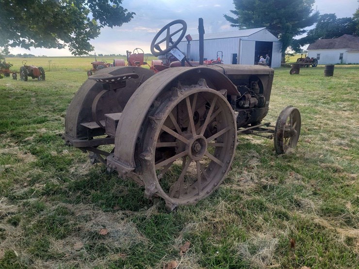wallis-tractor-image-5