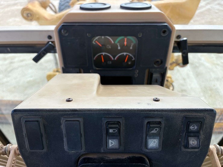 2001-caterpillar-12h-image-14