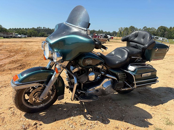 2002-harley-davidson-classic-motorcycle-(64,181-miles)-image-1