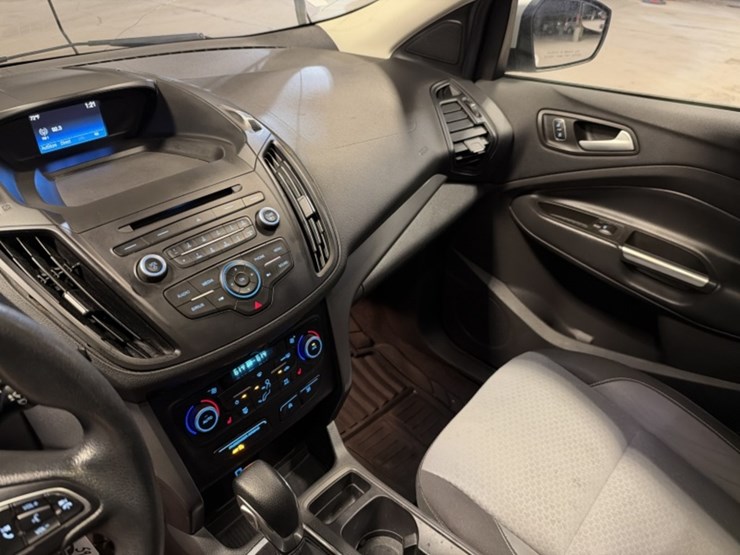 2018-ford-escape-se-image-20