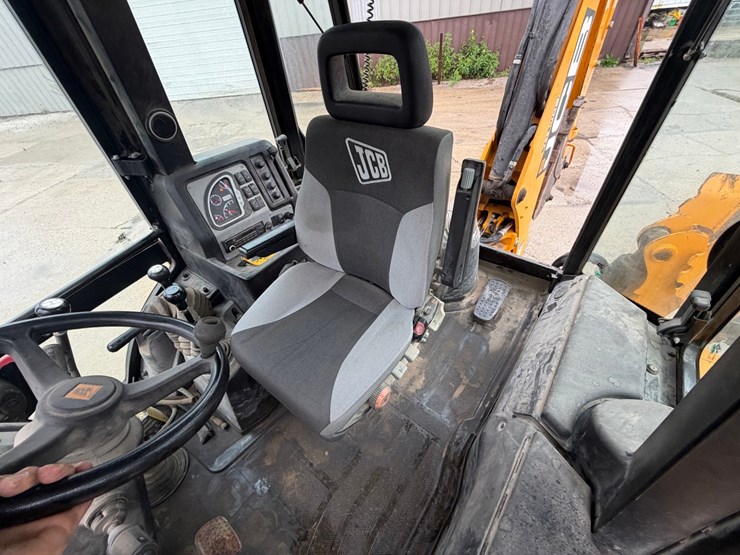 jcb-3cx-image-41