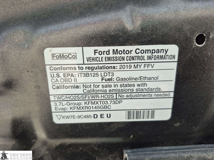 2019-ford-explorer-image-17