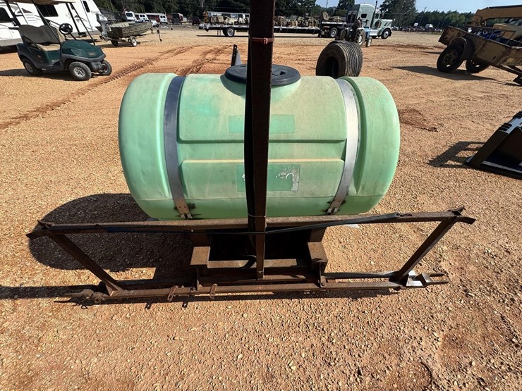 #8710-•-150-gallon-boomless-sprayer-image-3