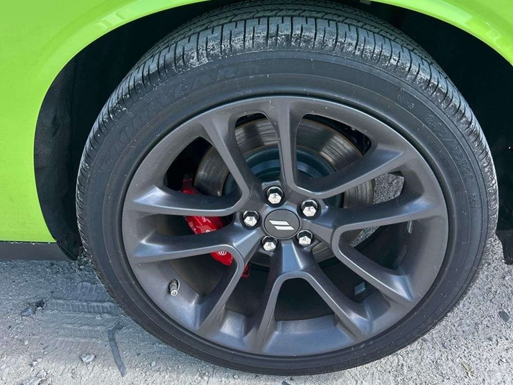 2023-dodge-challenger-coupe-image-31