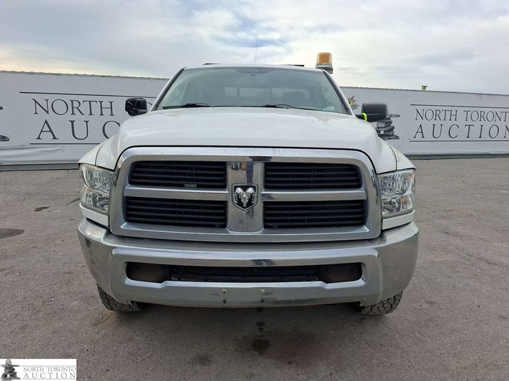 2012-ram-2500-slt-image-2