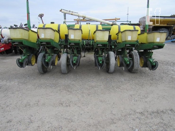 john-deere-7200-image-5