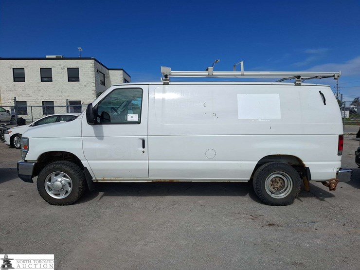 2011-ford-cargo-image-7