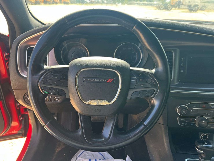 2017-dodge-charger-4-door-sedan-(224,247-miles)-image-12