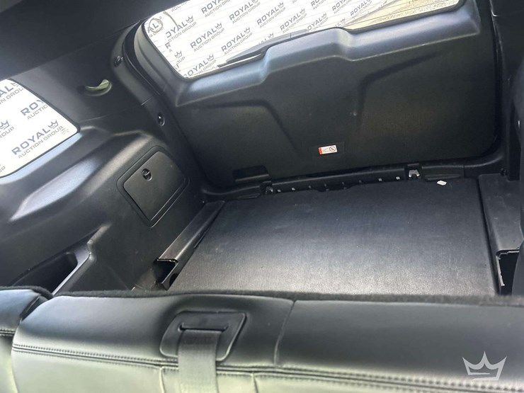 2016-ford-explorer-image-18