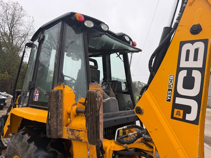 jcb-3cx-image-19