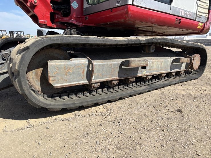 takeuchi-tb1140-image-24