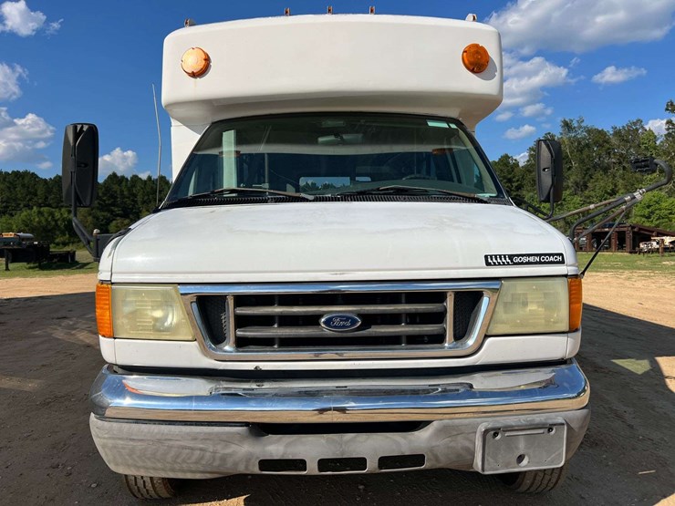 2006-ford-e350-image-5