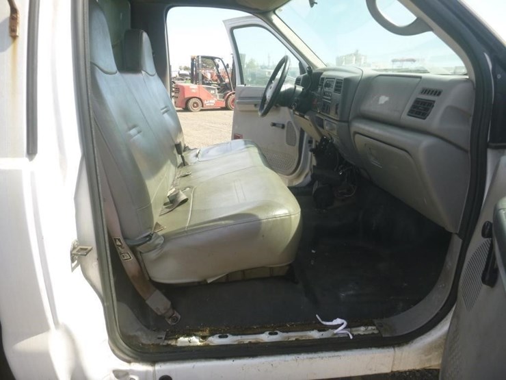 2001-ford-f450-image-13