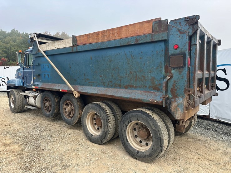 1994-mack-cl713-image-3