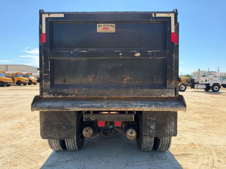 2021-peterbilt-348-image-7