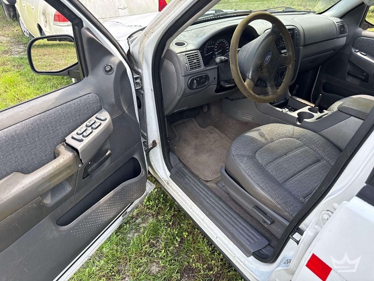 2002-ford-explorer-image-8