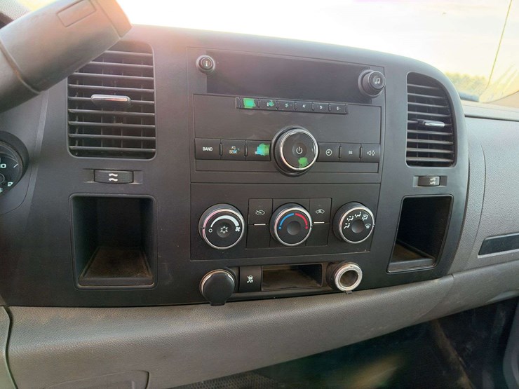 2010-gmc-sierra-1500-image-13